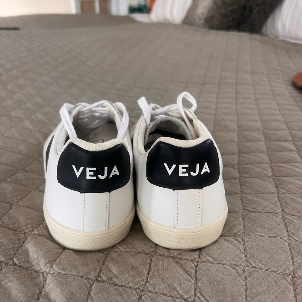 Veja, white and black Espar logo, Campo, Size 9